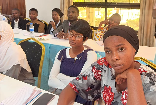 Participants following up on the discussion from the workshop in Dodoma. Photo: A4DG